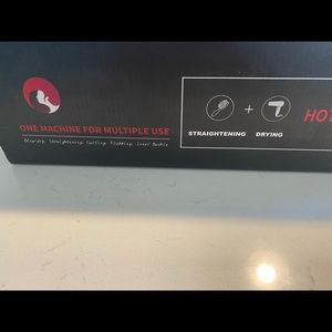 Straightening hot hair brush